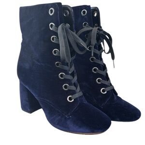 Bcbgeneration BCBG blue velvet lace up chunky heeled boots size 9 Victorian